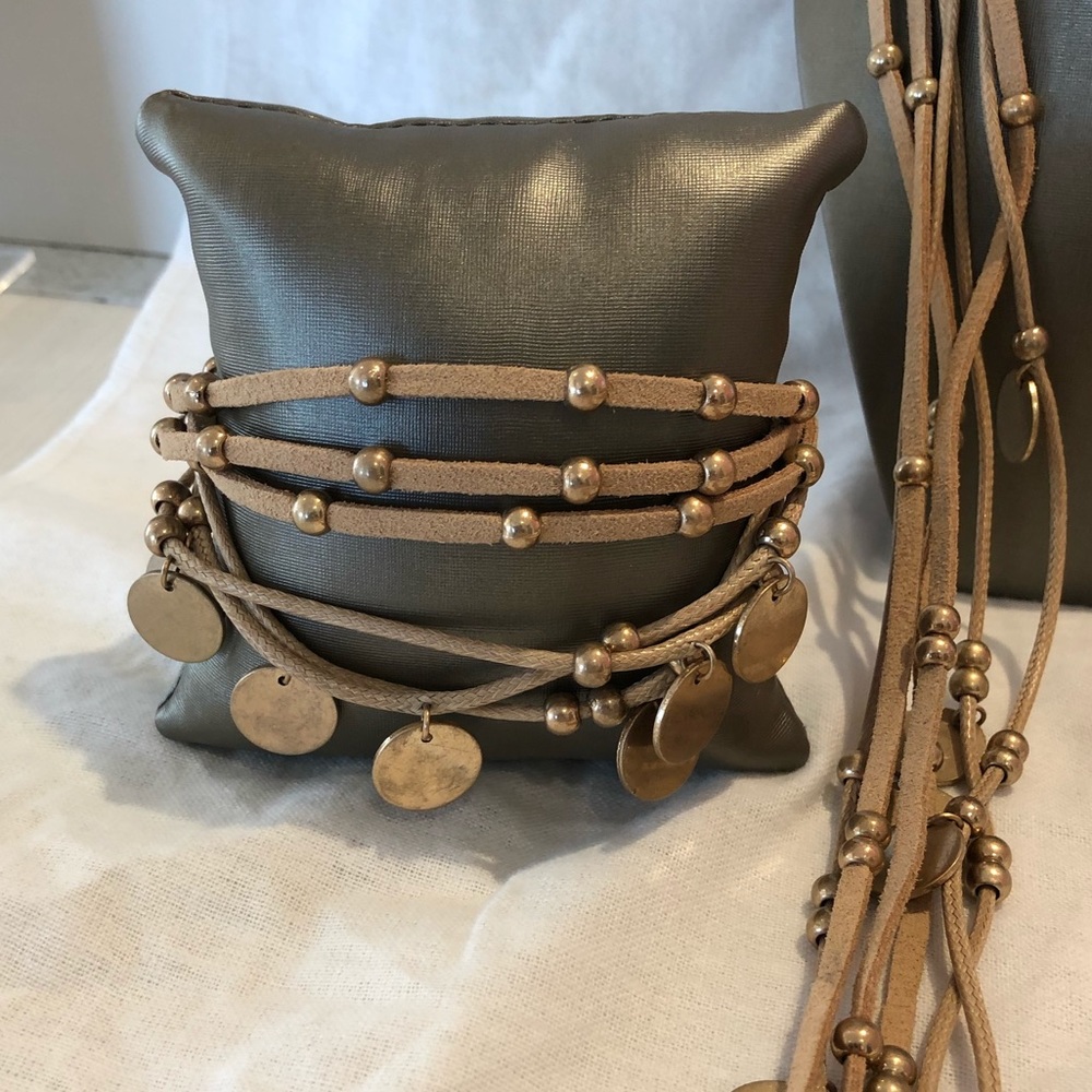 Jewelry Set - Picture 3 of 6